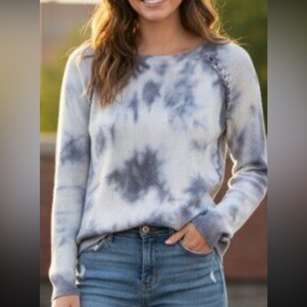 American Eagle Tie-Dye Sweater - Gray and White
